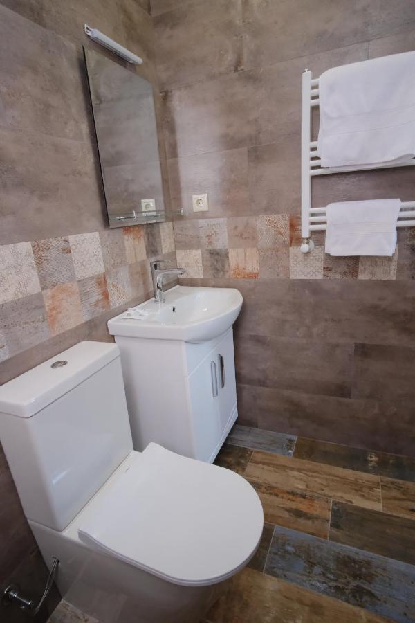Toon 55 Hotel Gyumri ภายนอก รูปภาพ