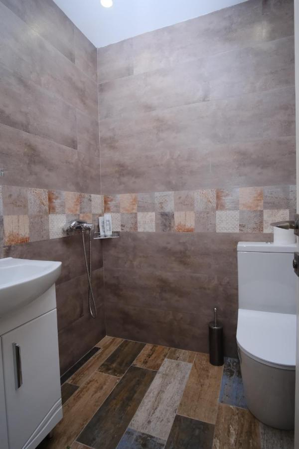 Toon 55 Hotel Gyumri ภายนอก รูปภาพ